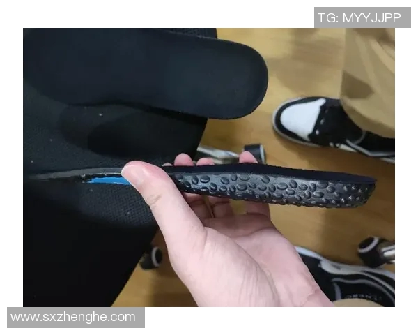 足球明星们的秘密武器揭秘穿着这款鞋垫提升比赛表现的秘诀