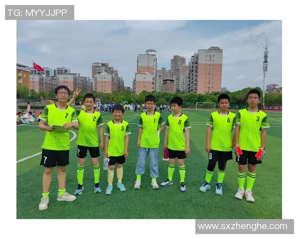 男孩对足球明星的热爱背后的心理因素与社会影响探讨