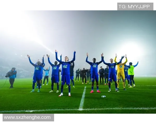 香港足球明星队成员激情对决展现足球魅力与团队精神的精彩比赛